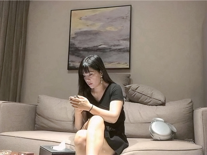 6L+Z5pGE5YOP5aS05pS+5bqK5aS077yM6LaF6L+R6Led56a75b+r6LS05Yiw6IS45LiK5Y675LqG77yM5aSn5aW25bCR5aaH77yM6aqa6LSn6KKr5bmy5ruh6Laz5LqG